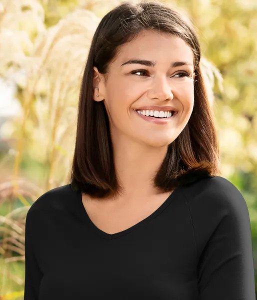 T-shirt près du corps pour femme, décolleté en V - Décolleté en V profond